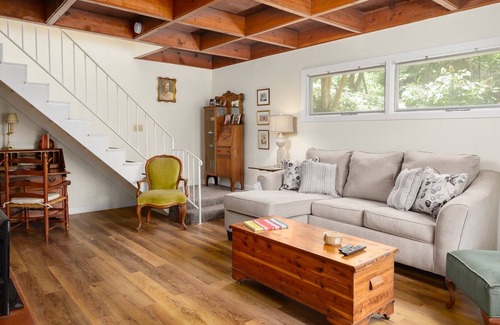 Florence House | Bettie's Lake Cottage