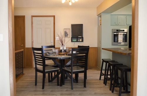 Rochester House | ☆Betty’s Bungalow: Retro Redesign on the bus line☆