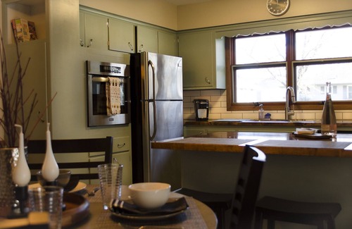 Rochester House | ☆Betty’s Bungalow: Retro Redesign on the bus line☆