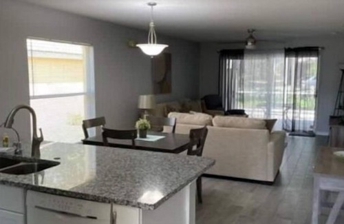 Fedhaven House | Between Disney and Legoland on Lake Marion