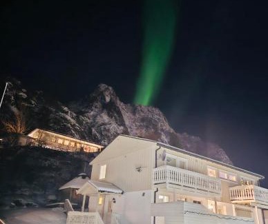 Svolvaer Apartment | Between fjord and mountain