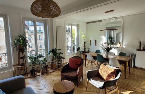 Saint-Vincent-de-Paul Apartment | Between Montmartre and the Saint-Martin Canal
