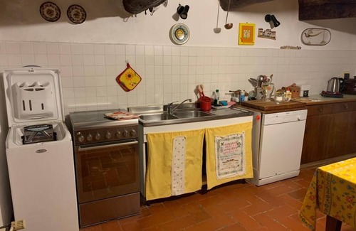 Londa House | Between the forest of wonders and Florence farmhouse from the 1200s