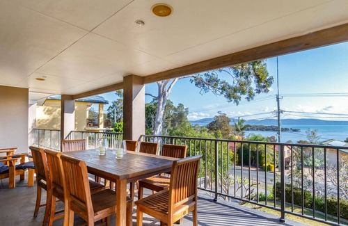 Green Point House | Between the ocean and the lake