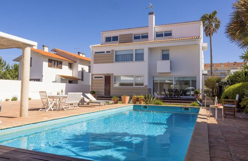 Barra Villa | Between the Sea and the Ria: luxurious private villa with pool and exclusive services.