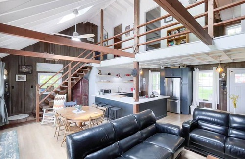 Bluewater Cottage | Beutt's Beach House - Private Lake Access