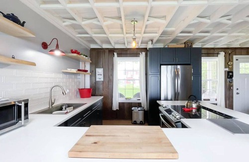 Bluewater Cottage | Beutt's Beach House - Private Lake Access