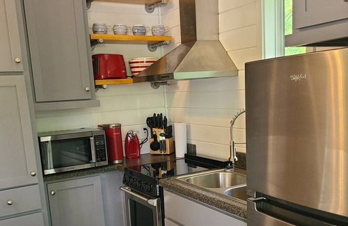 Clarkesville Cottage | Bev's Place - a quaint tiny house in a secure community with amenities to enjoy!
