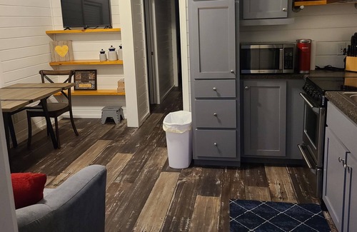 Clarkesville Cottage | Bev's Place - a quaint tiny house in a secure community with amenities to enjoy!