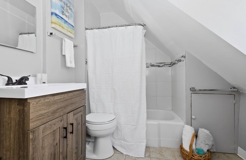 East Beverly Apartment | Beverly Gem