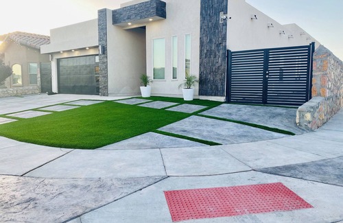 Biggs Field House | Beverly Home Charming 3-bedroom house with fitness room and AC in lovely El Paso