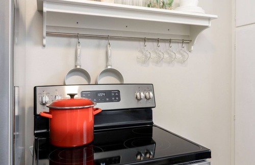 Bexley Apartment | Bexley Breeze ✦ High-Speed Wi-Fi ✦ King Bed