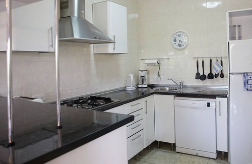 Capdepera Apartment | Bezauberndes Feriendomizil mit Erholsamen Salzwasserpool in Direkter Meeresnähe