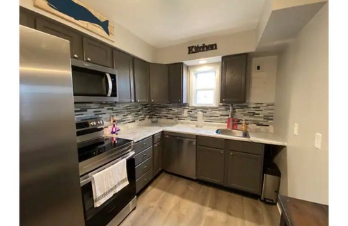 Sandusky House | BFFs Getaway Home near CEDAR POINT & SPORTS FORCE