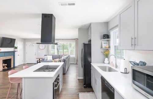 Crestline Heights House | BHAM Beauty! 2 King Bed/2 Bath. Renovated in '22