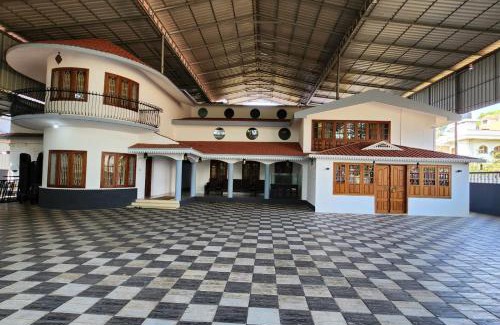 Kannur Hotel | Bharatham Heritage Inn