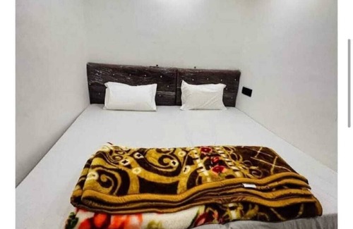 Varanasi Resort | Bholashankara Vasavi Annapurna Satram