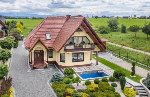 Ostrowsko Bed & Breakfast | Biały Jeleń z basenem i jacuzzi