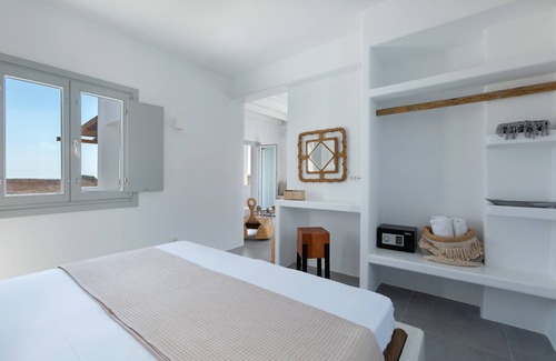 Imerovigli House | Bianco Diverso Suites