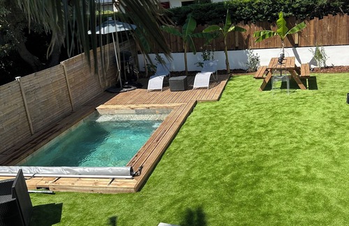 Biarritz House | Biarritz, accommodation with private heated pool