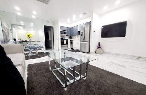 Warm Sands House | *Biarritz Downtown - Pool, 2 Spa's,Tennis - Walk to All-5 ☆ Top Location*