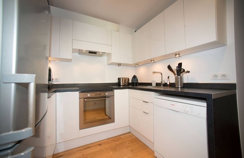 Biarritz City Centre Apartment | Biarritz, Walk to the beach ! Cute cottage above Côte des Basques