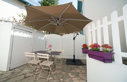 Biarritz City Centre Apartment | Biarritz, Walk to the beach ! Cute cottage above Côte des Basques