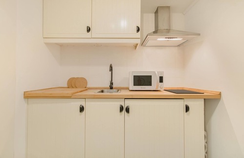 Misericordia Apartment | Bica Lovely Tram in Lisbon