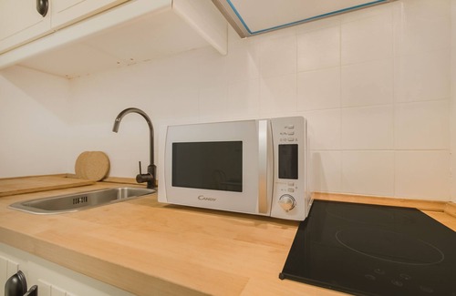 Misericordia Apartment | Bica Lovely Tram in Lisbon