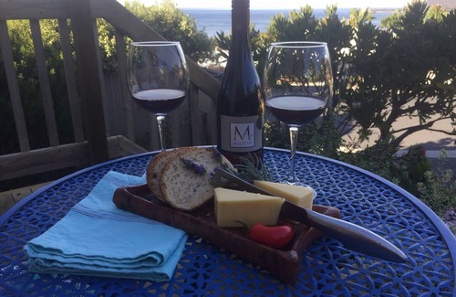 Bicheno Apartment | Bicheno Bell a cosy stay for couples and fantastic proximity!