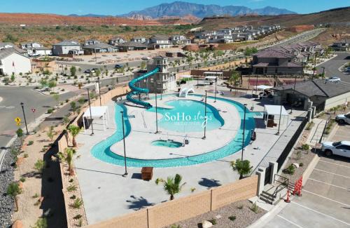 Washington House | Bicycle Boho 5bd5ba, Pool & Hot Tub
