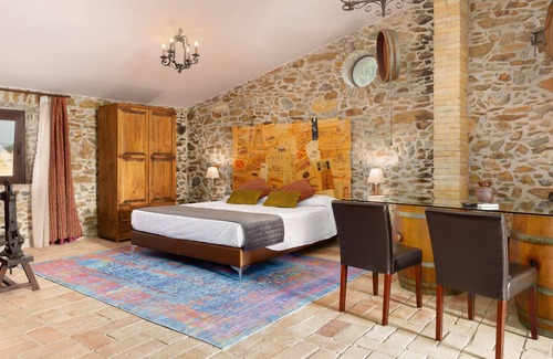 Mollet de Peralada House | Bienvenidos a Mas Renart, un pequeño Hotel con Encanto, de sólo 7 habitaciones,