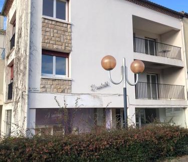 Cazaubon Apartment | Bienvenue à l'Oustalet Appt 5