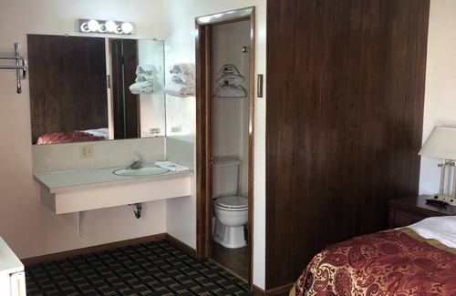 Broken Bow Hotel | Big 12 Motel