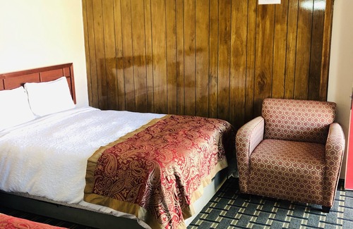 Broken Bow Hotel | Big 12 Motel