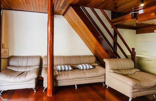 Hua Hin House | BIG 2BR Beach House 200m from Hilton walking distance to all bars &restaurants
