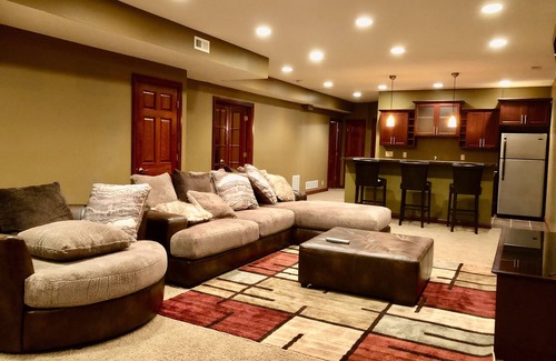 Lincoln House | Big 3,300 sqft beautiful 4BR 3.5BA house at beautiful neighborhood