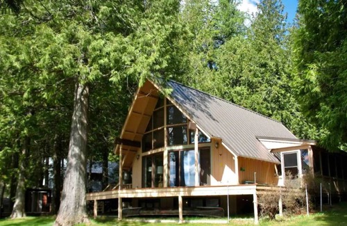 Troy Cabin | Big A-Frame Lake Front House w/ Kick Ass Views