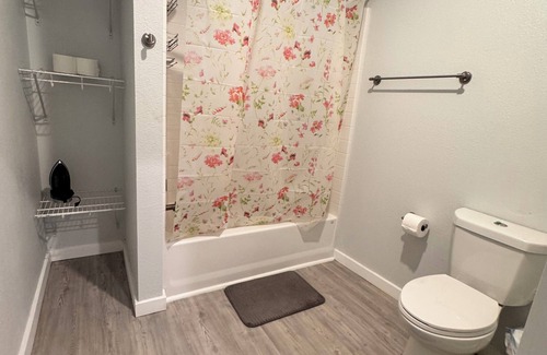 Maryvale Apartment | Big and Cozy 2-bedroom apartment in enjoyable Phoenix with WiFi, AC