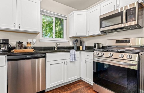 Warren House | Big bang in a little boxx