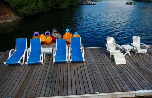 Havelock-Belmont-Methuen House | Big Bear Estate, a family dream cottage on the shores of Jack Lake, Ontario.