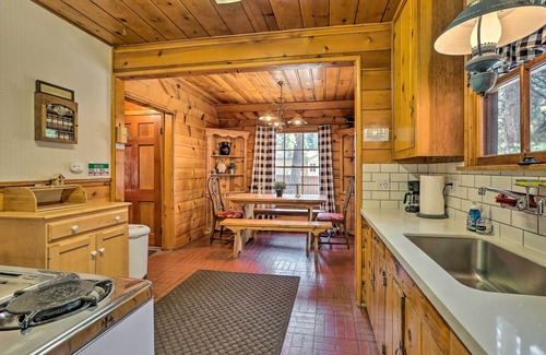 Boulder Bay Cabin | Big Bear Lake Cabin ~ 4 Mi Snow Summit Ski Resort