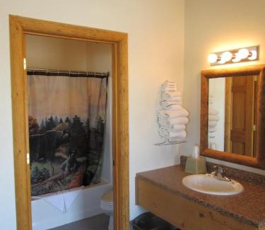 Cody Hotel | Big Bear Motel