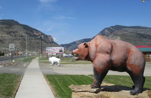Cody Hotel | Big Bear Motel