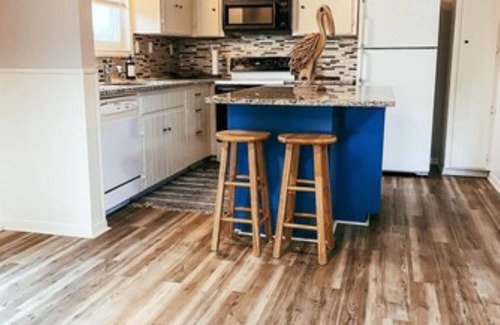 Elmaton House | Big beautiful home with River views