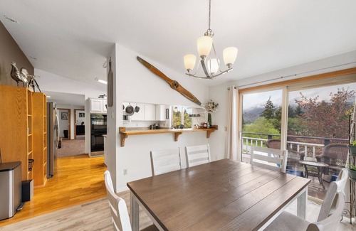 Salmon Creek House | Big beautiful house with lots of room and amazing mountain and ocean views!