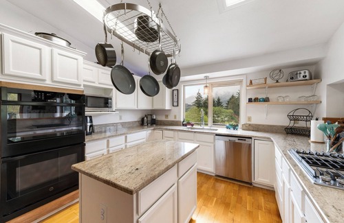 Salmon Creek House | Big beautiful house with lots of room and amazing mountain and ocean views!