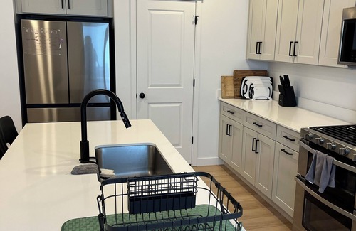 Eagle Mountain House | Big, Bright, New - 4 bedroom house with Mountain View in Eagle Mountain