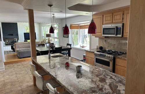 Bobcaygeon Cottage | Big Cat's Hideaway