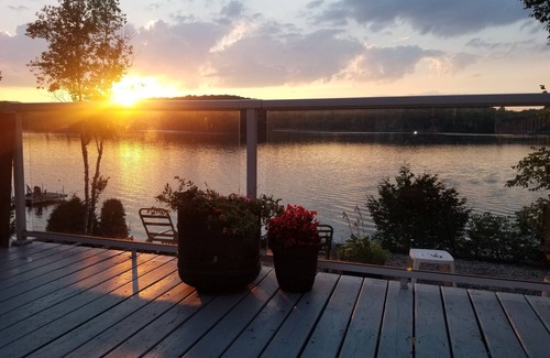 Arden Cottage | Big Clear Lake Getaway